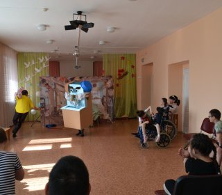 Премьера с доставкой на дом