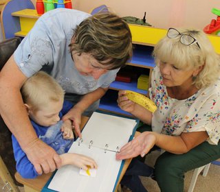 В доме-интернате для детей «Теремок» подходит к завершению проект «Равное общение»