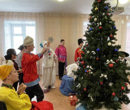 Новогодний утренник со сказочными героями
