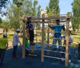 Прогулка по аллеям парка 