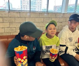 Просмотр мультфильма в подарок от наших друзей