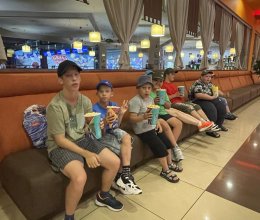 Незабываемый день с мультфильмом и попкорном 