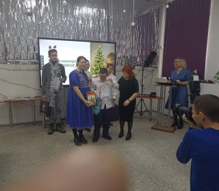 Лучшая креативная елка в мастерской Деда Мороза