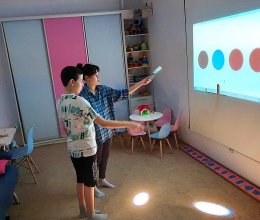 Необычные занятия в арт-терапевтической студии